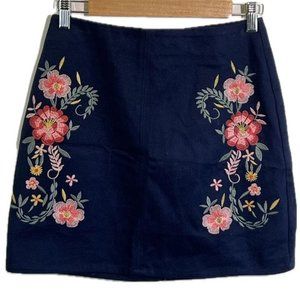 Francesca’s Mi Ami Blue Floral Embroidered Skirt Size Small